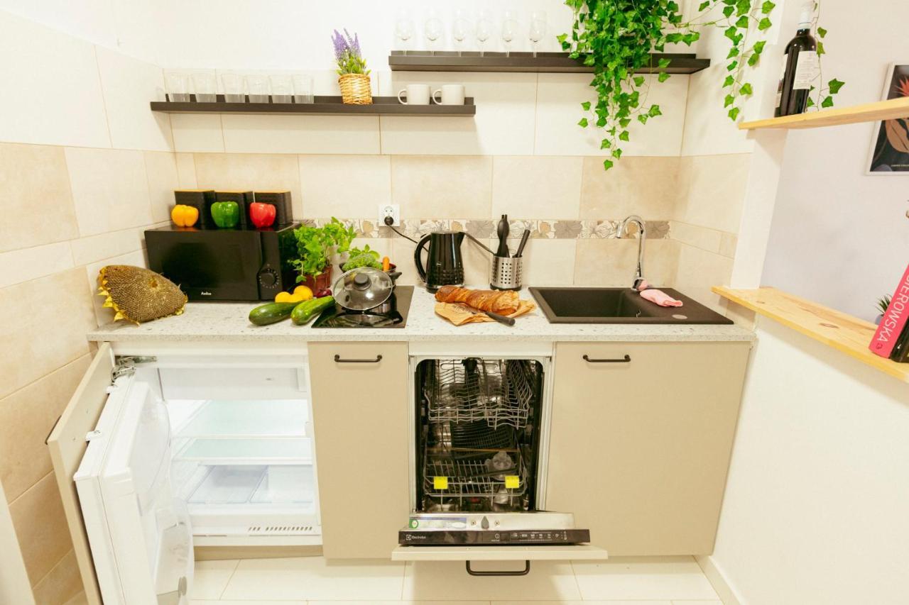 Chmielna - 250M Od Zlotych Tarasow, 350M Od Dworca Centralnego - Wifi - Smart Tv 55 Cali - Better Rental Warsawa Bagian luar foto