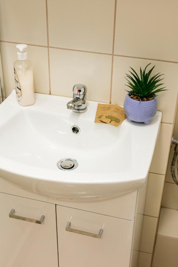 Chmielna - 250M Od Zlotych Tarasow, 350M Od Dworca Centralnego - Wifi - Smart Tv 55 Cali - Better Rental Warsawa Bagian luar foto