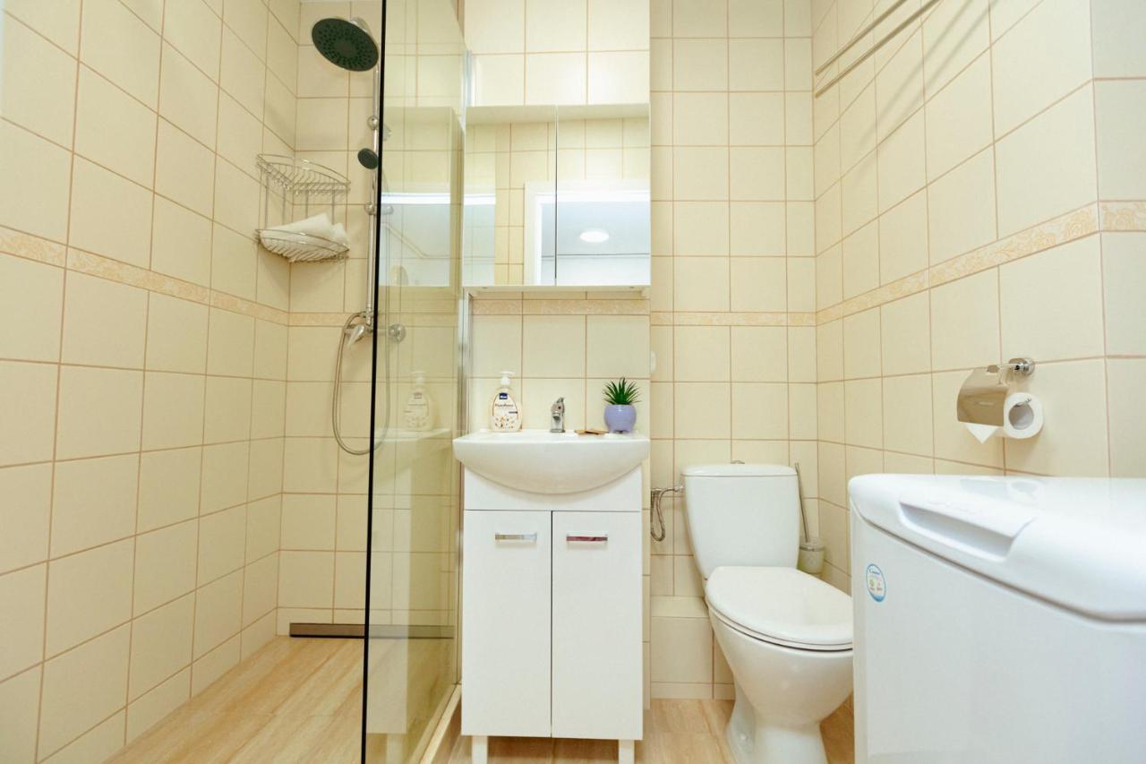 Chmielna - 250M Od Zlotych Tarasow, 350M Od Dworca Centralnego - Wifi - Smart Tv 55 Cali - Better Rental Warsawa Bagian luar foto